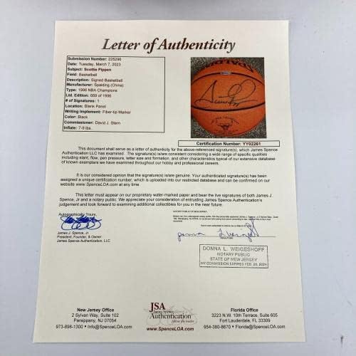 Скоти Pippen подписа договор с Булс Сполдинг в Официалната игра в НБА от 1996 баскетбол UDA & JSA - Баскетболни